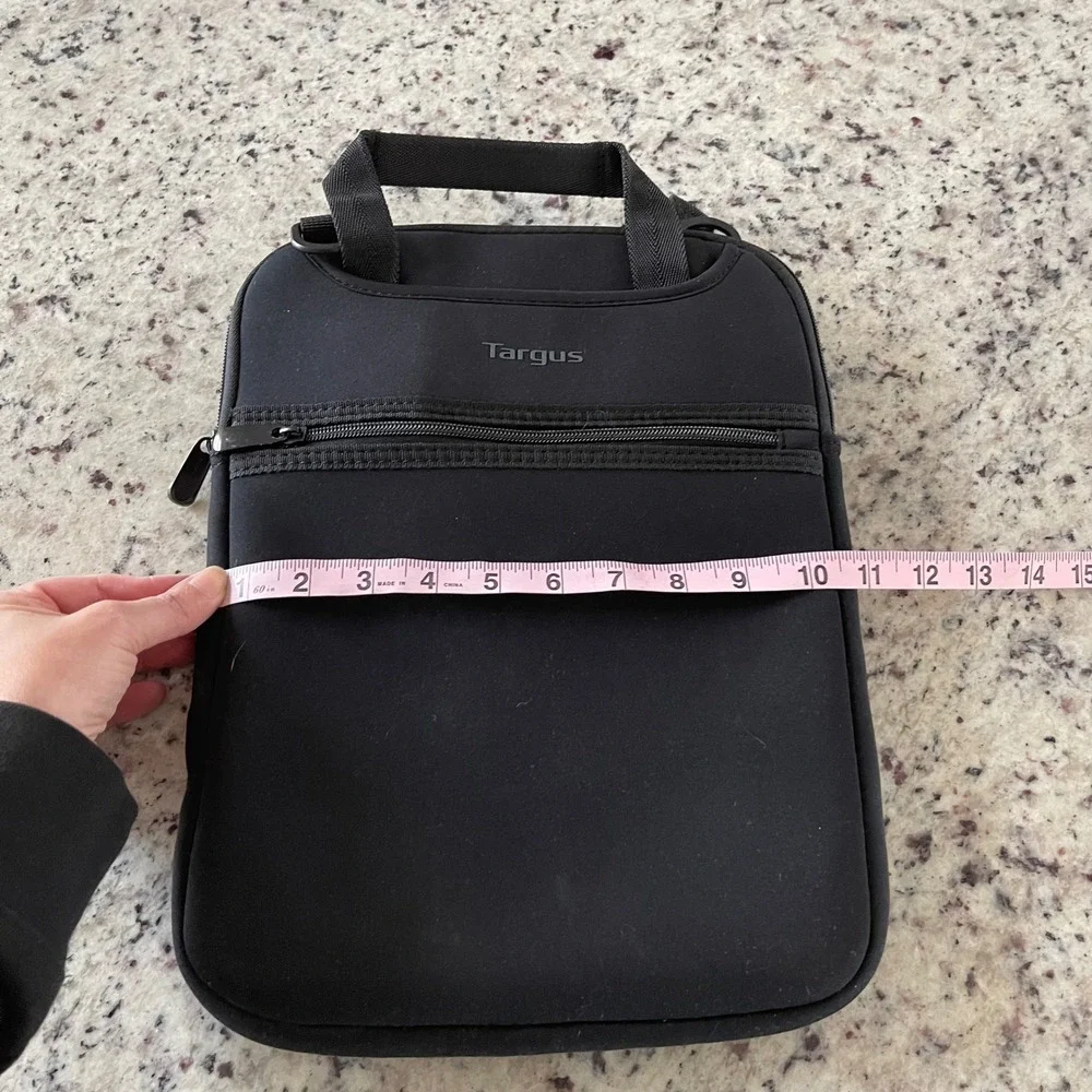 Targus Black Neoprene Vertical Tablet Laptop Sleeve Case‎ with Handle 13.5x10.5